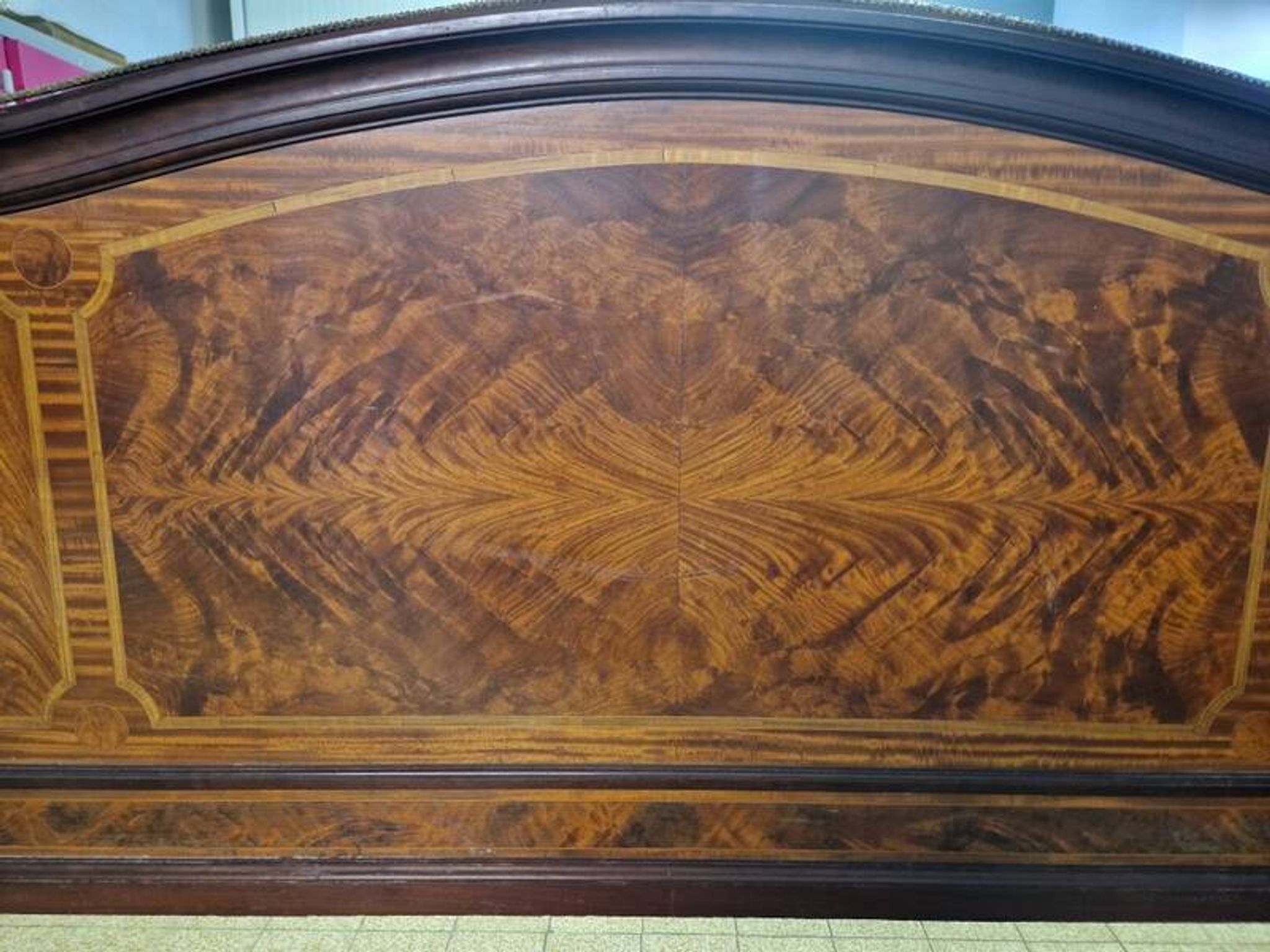 François Linke (1855-1943), marquetry veneered wooden bed in Louis XVI style