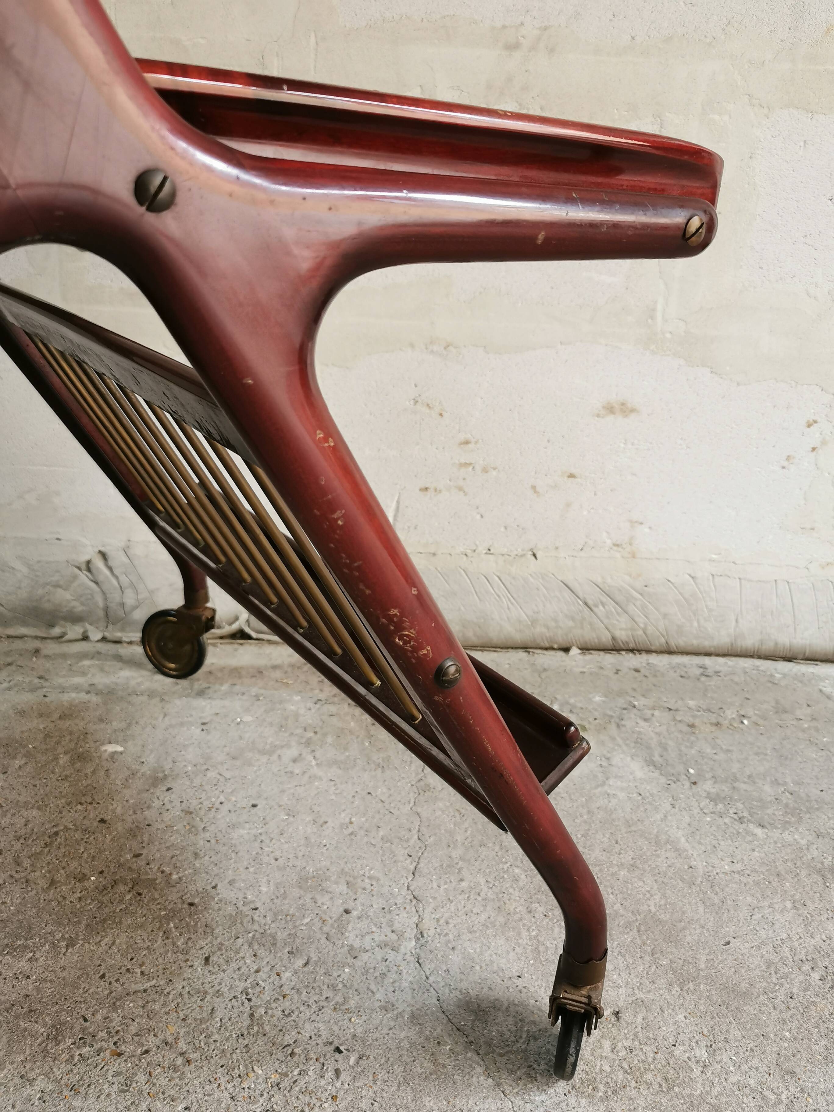 Table, bar trolley on wheels. removable tray. design 50 vintage italy