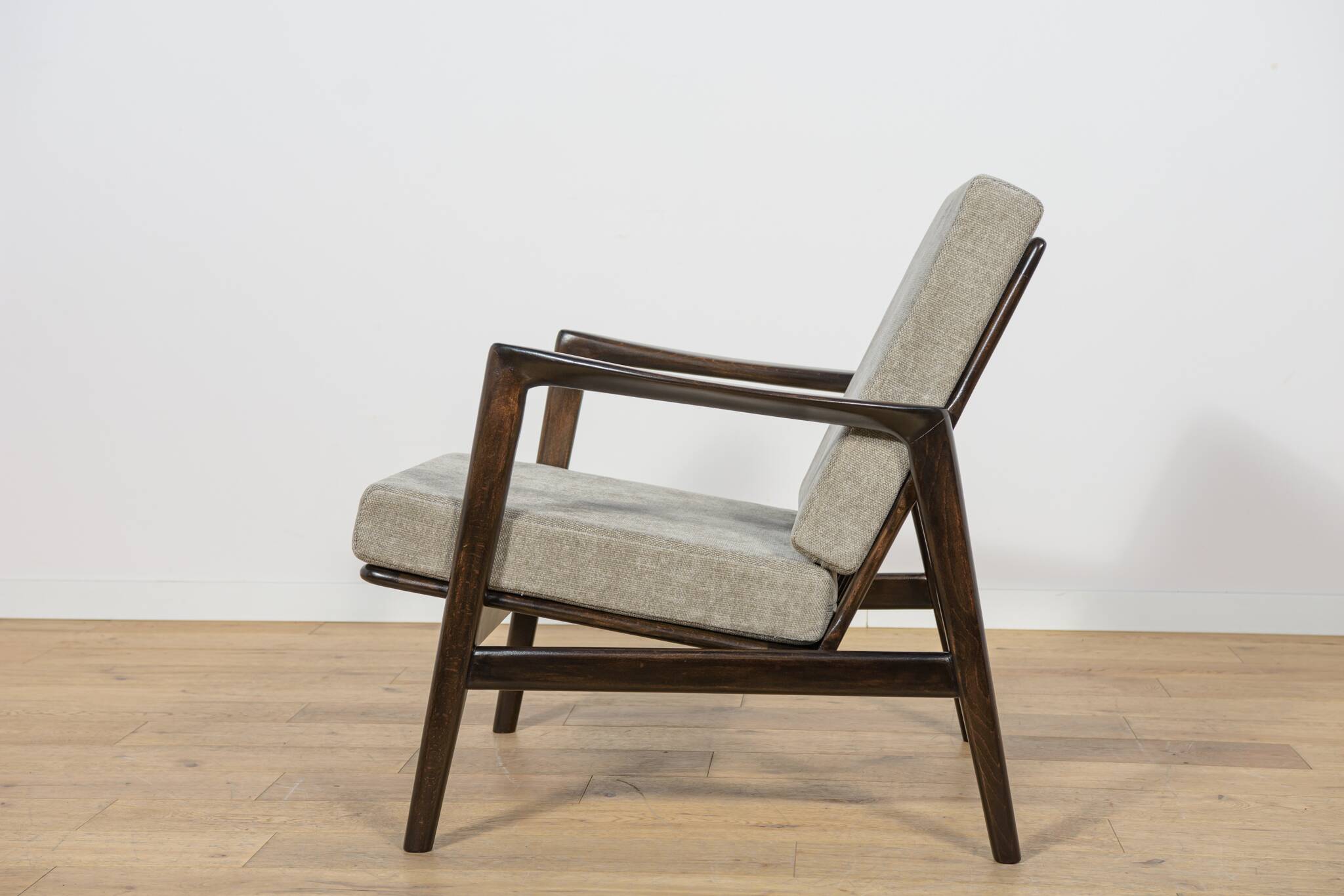 Model 300-139 Armchairs from Swarzędz Factory, Poland, 1960s, Set of 2