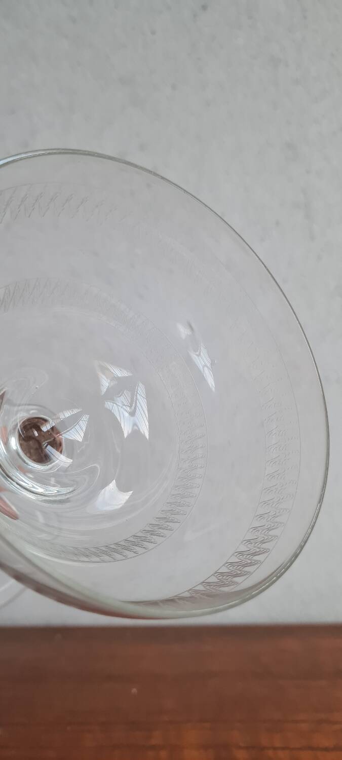 Service of 9 champagne glasses