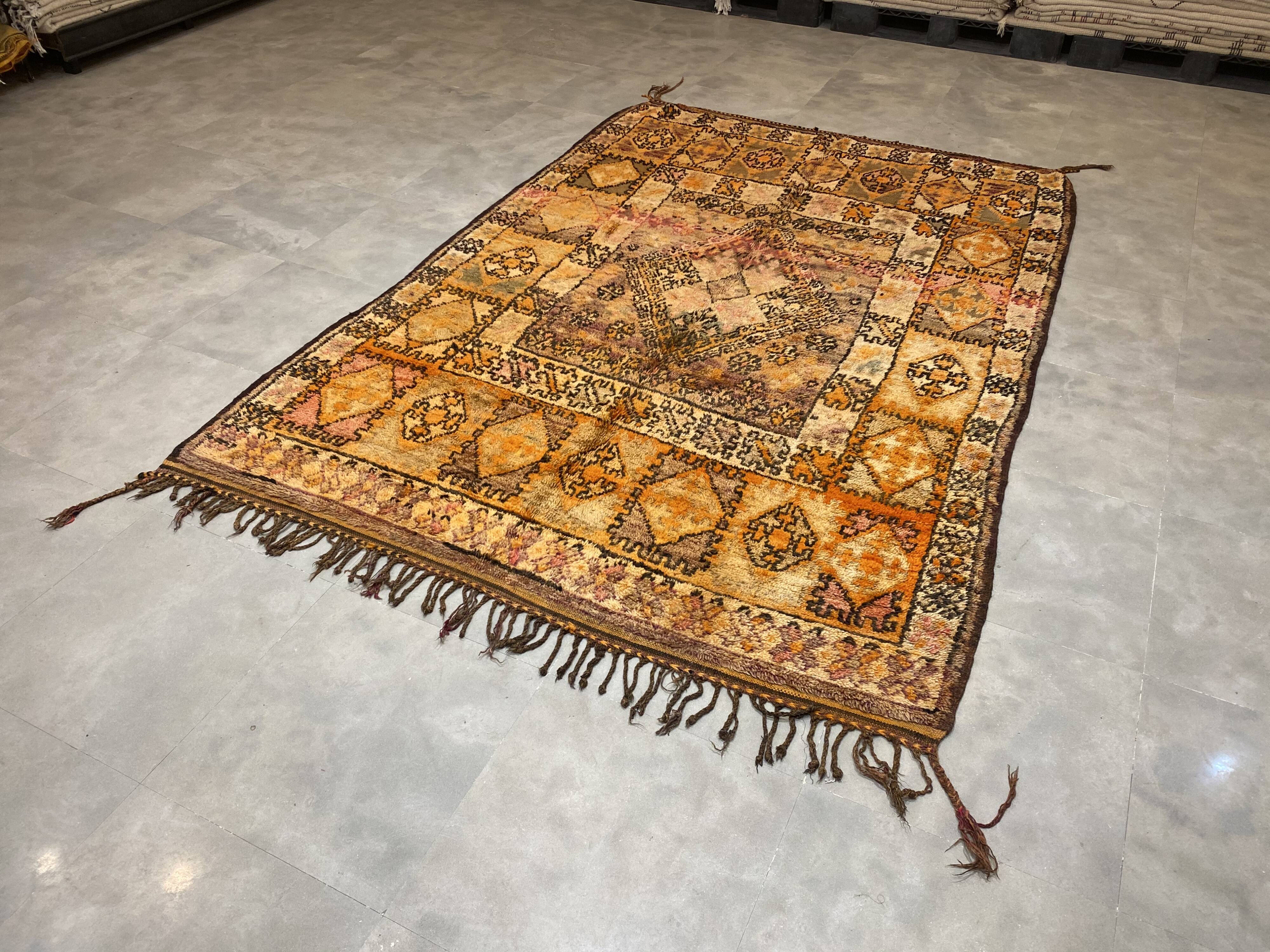 Ancient berbere carpet 200x300cm