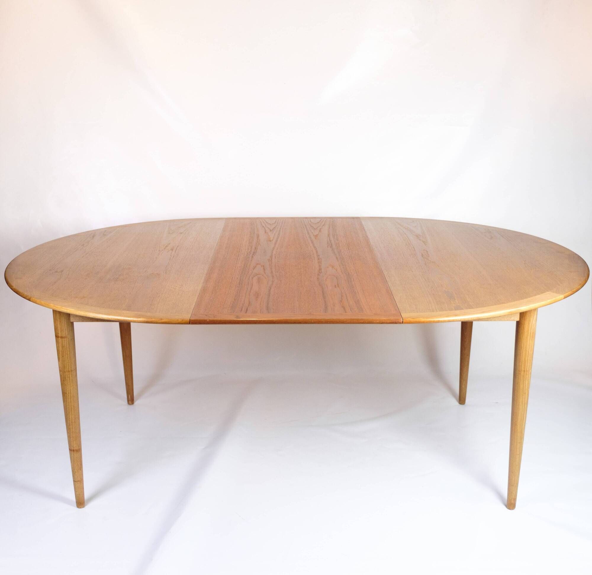 Table à manger ronde avec rallonges - Teck - Grete Jalk - P. Jeppesen - Années 1960