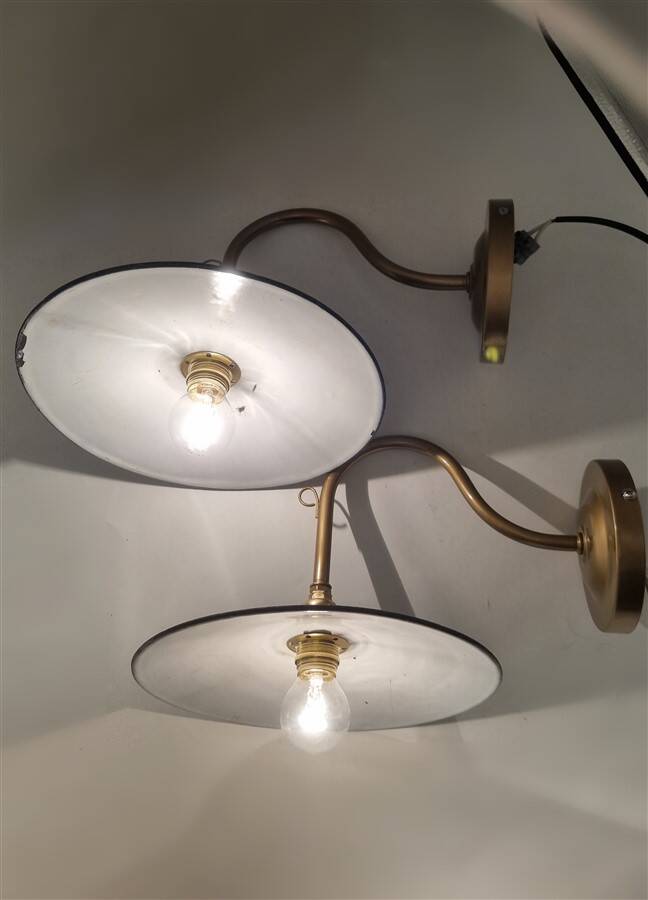 Pair of wall sconces
