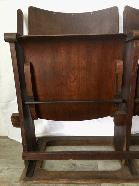 Rangée de 3 fauteuils de cinéma anciens