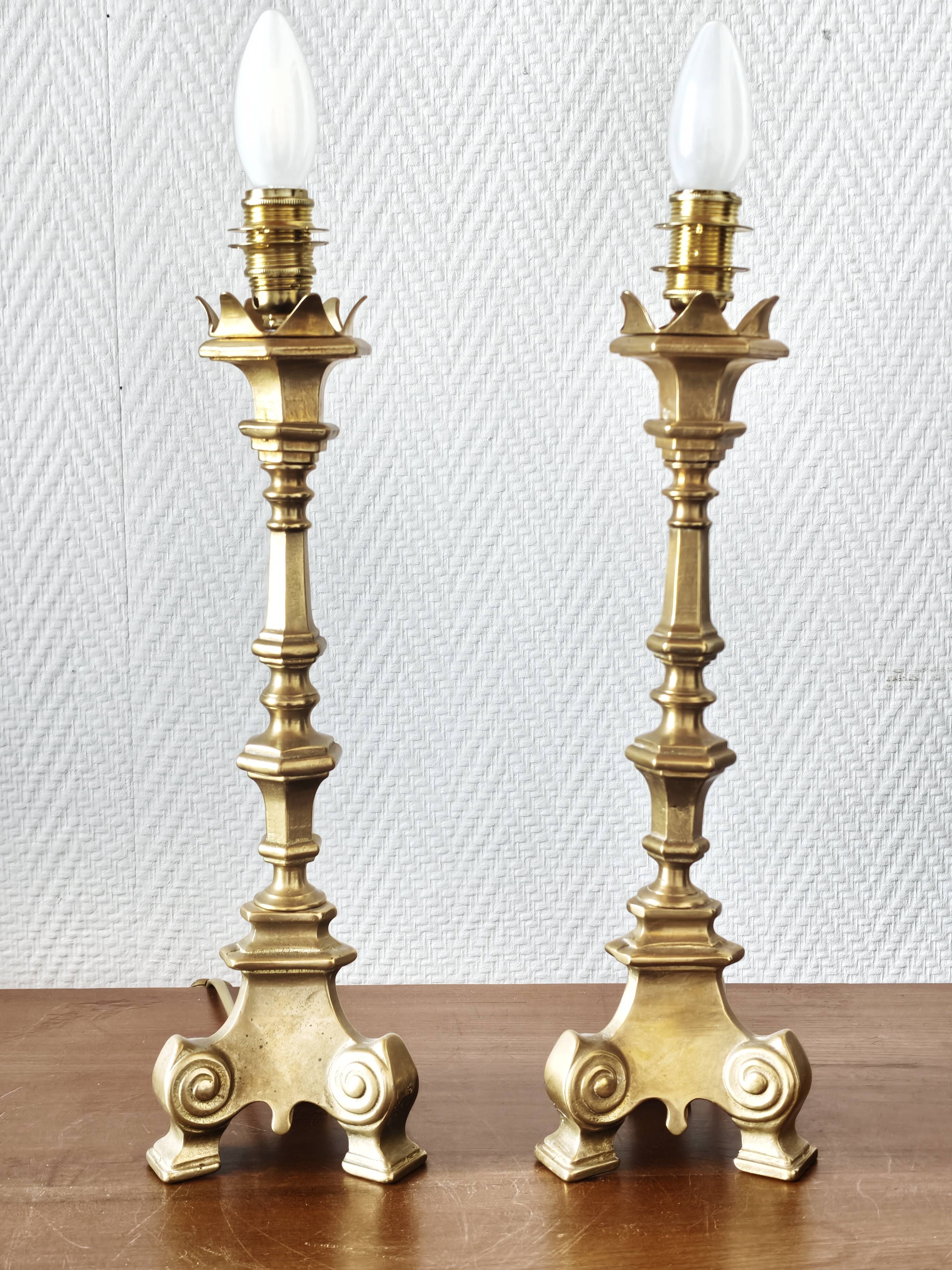 Old pair of gilded bronze lamps – Louis XIV style