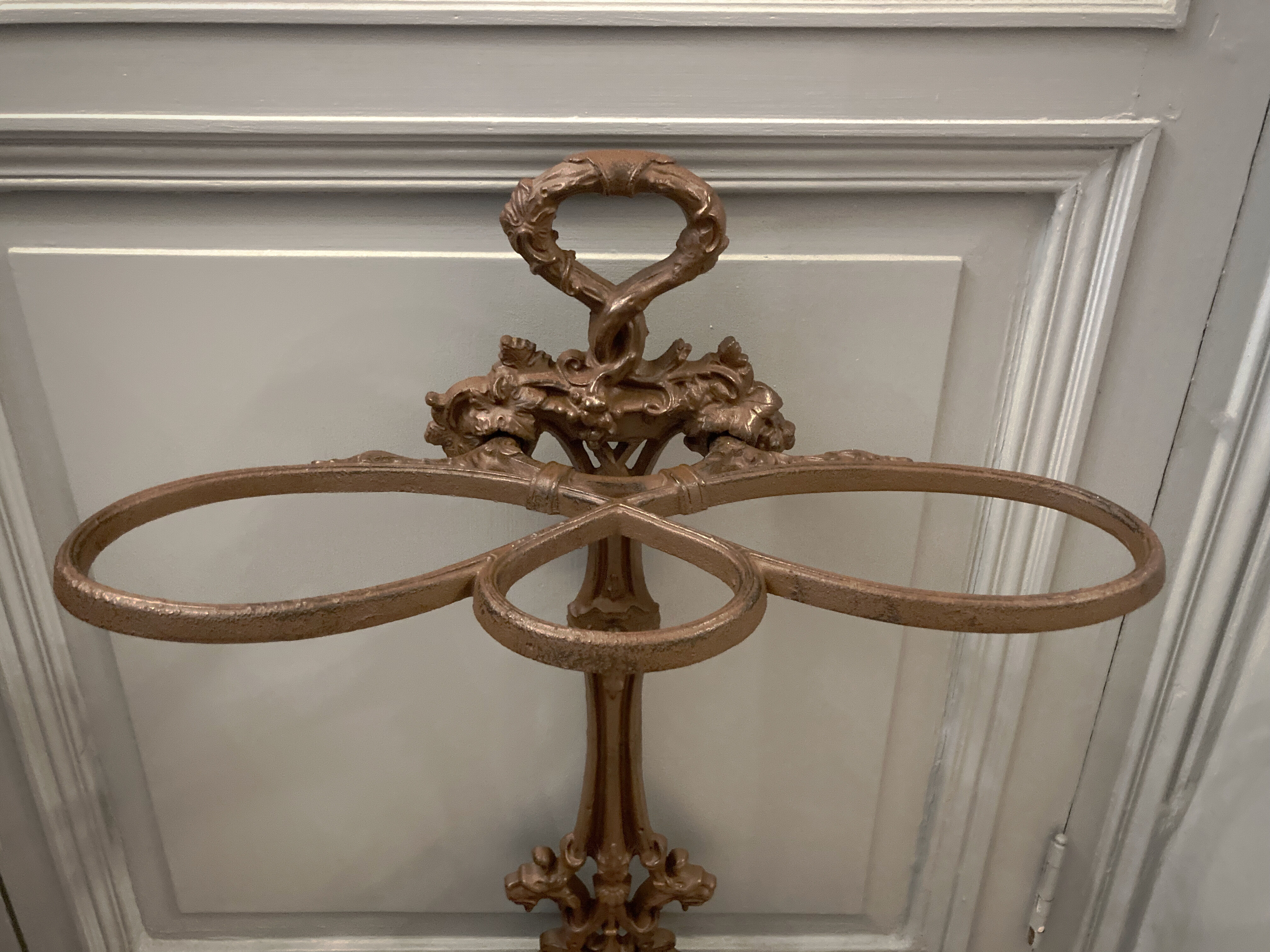 Art Nouvelles cast iron umbrella holder