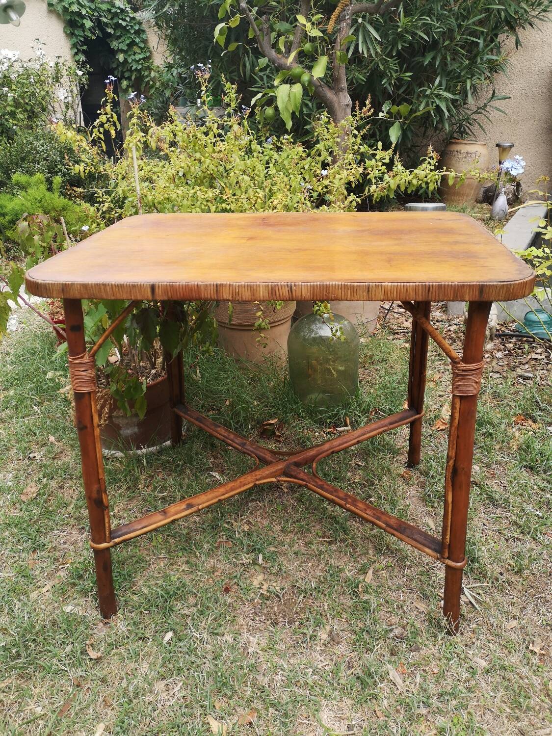 Rattan table