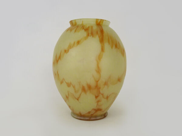 Vase vintage en pâte de verre jaune orangé style Clichy. Année 50 60