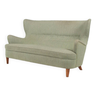 Swedish Modern Wing sofa from Carl-Axel Acking