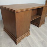 Middle desk in oak and magnifying glass