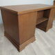Bureau de milieu en chêne et loupe