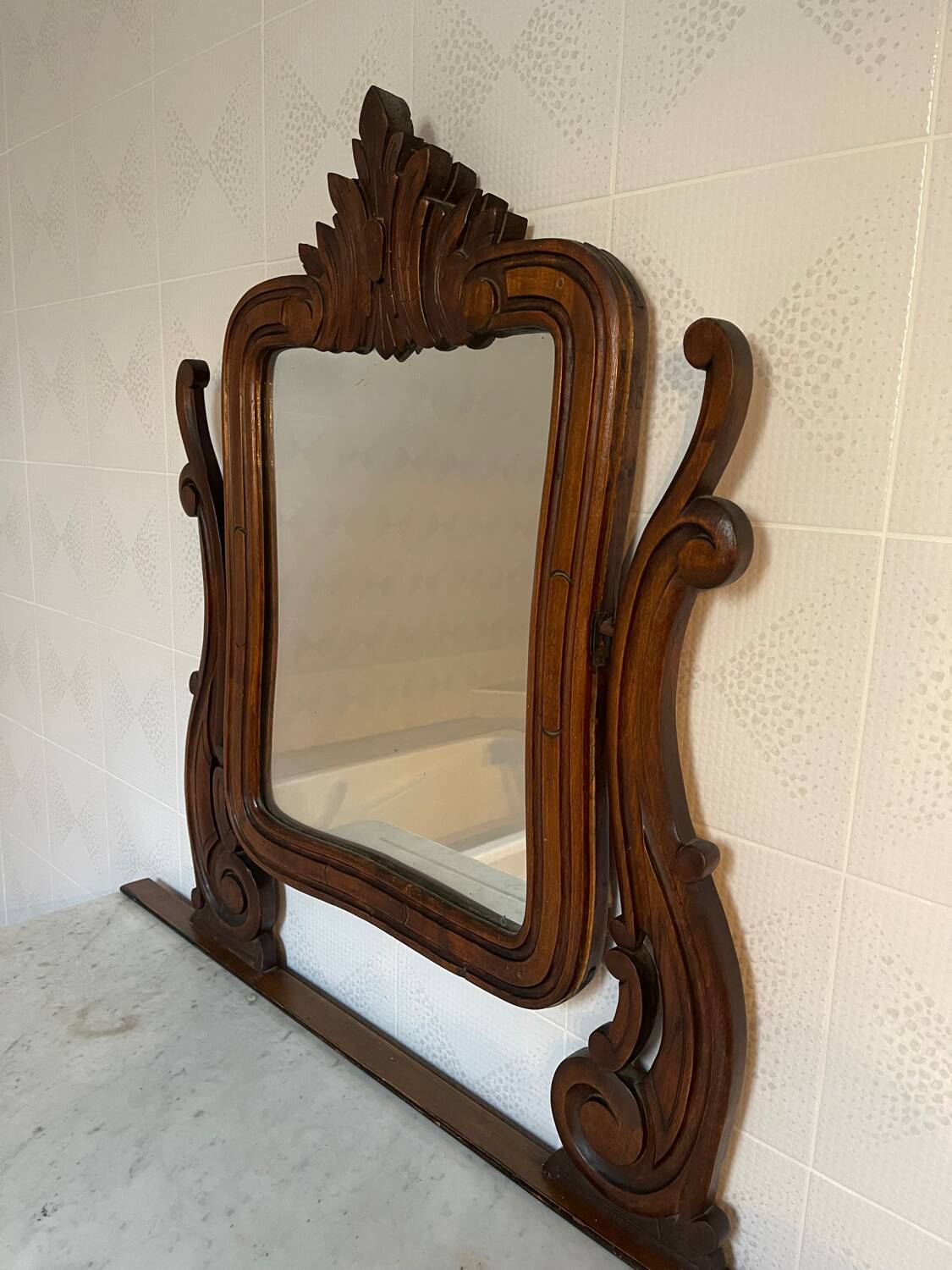Wooden and marble chest of drawers with mirror
