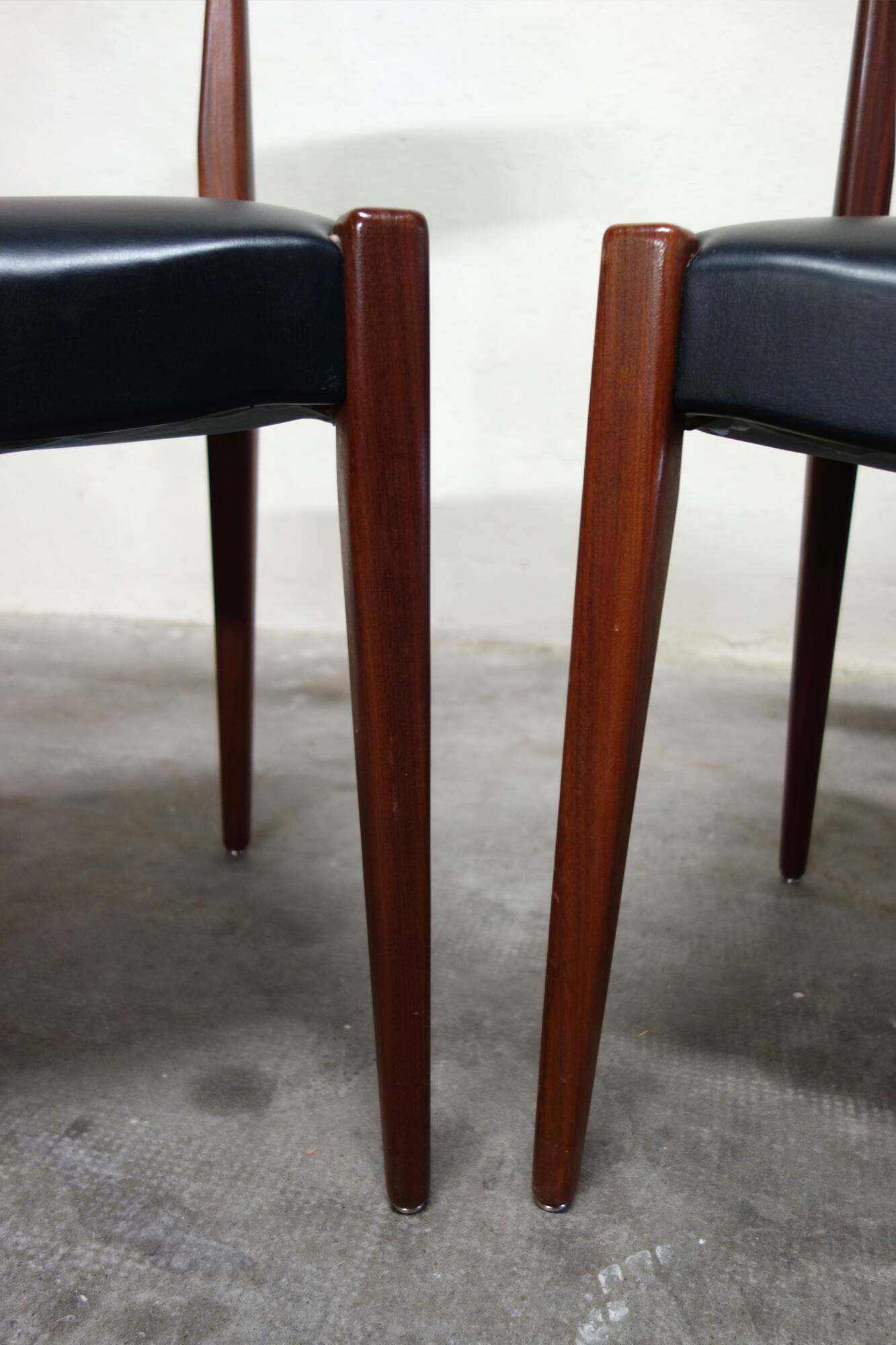 4 chaises scandinaves années 60