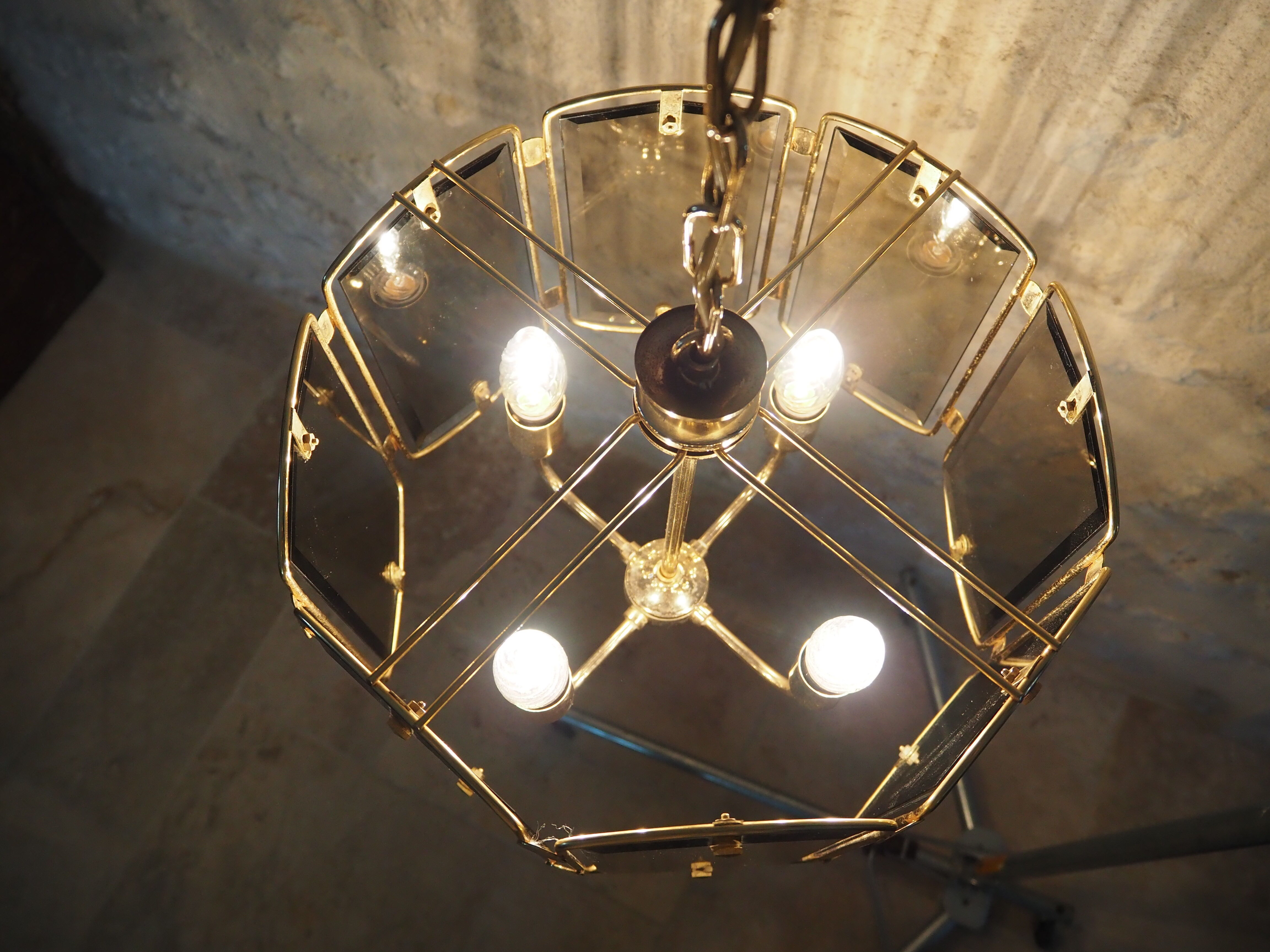 Suspension en verres fumés –  forme octogonale – 4 lumières.