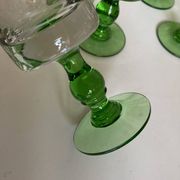 Set de 12 verres gobelets massifs à pied 1960