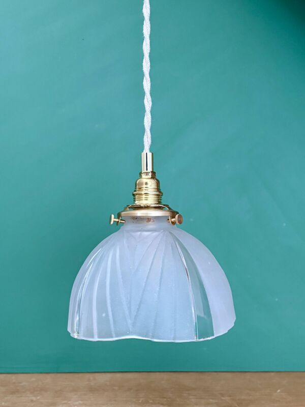 Suspension abat-jour vintage art déco en verre dépoli