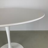 Eero Saarinen Tulip Dining Table white