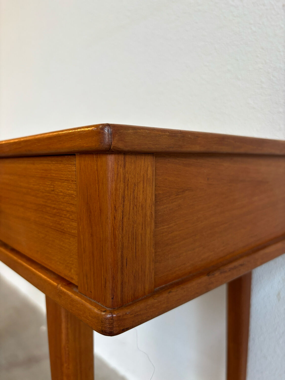Vintage sidetable teak