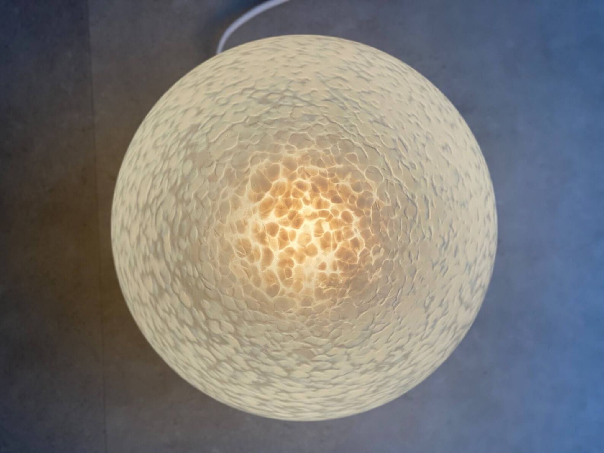 Grande lampe de table vintage oeuf en verre - Domec