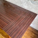 Extendable dining table compass feet