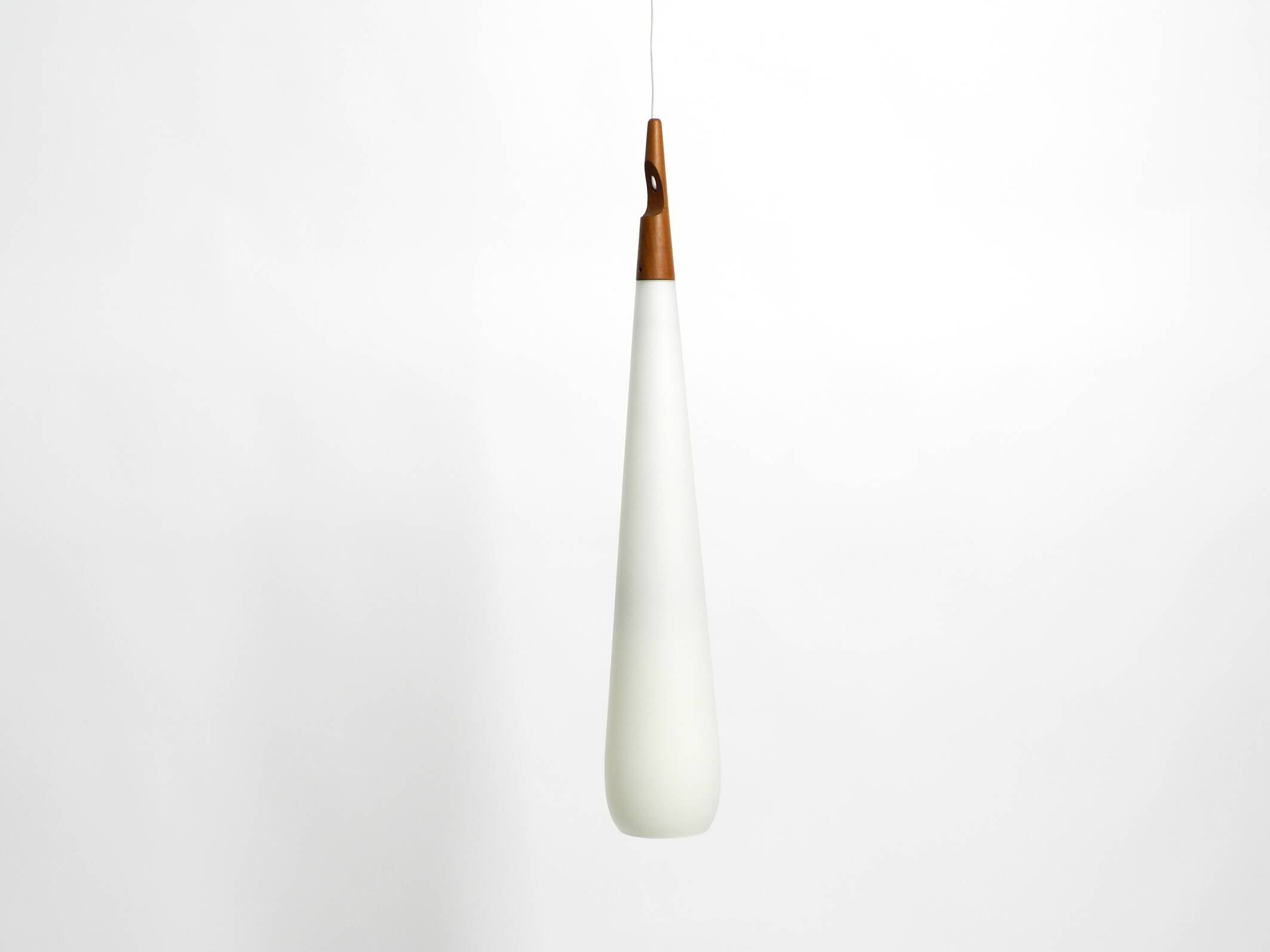Rare Uno & Östen Kristiansson pendant lamp in opal glass and teak | Made by
