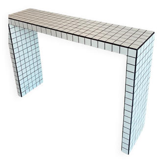 Console tile mosaic white joint black