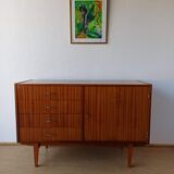 Buffet moderniste des années 1970