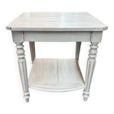 Table d’appoint grise