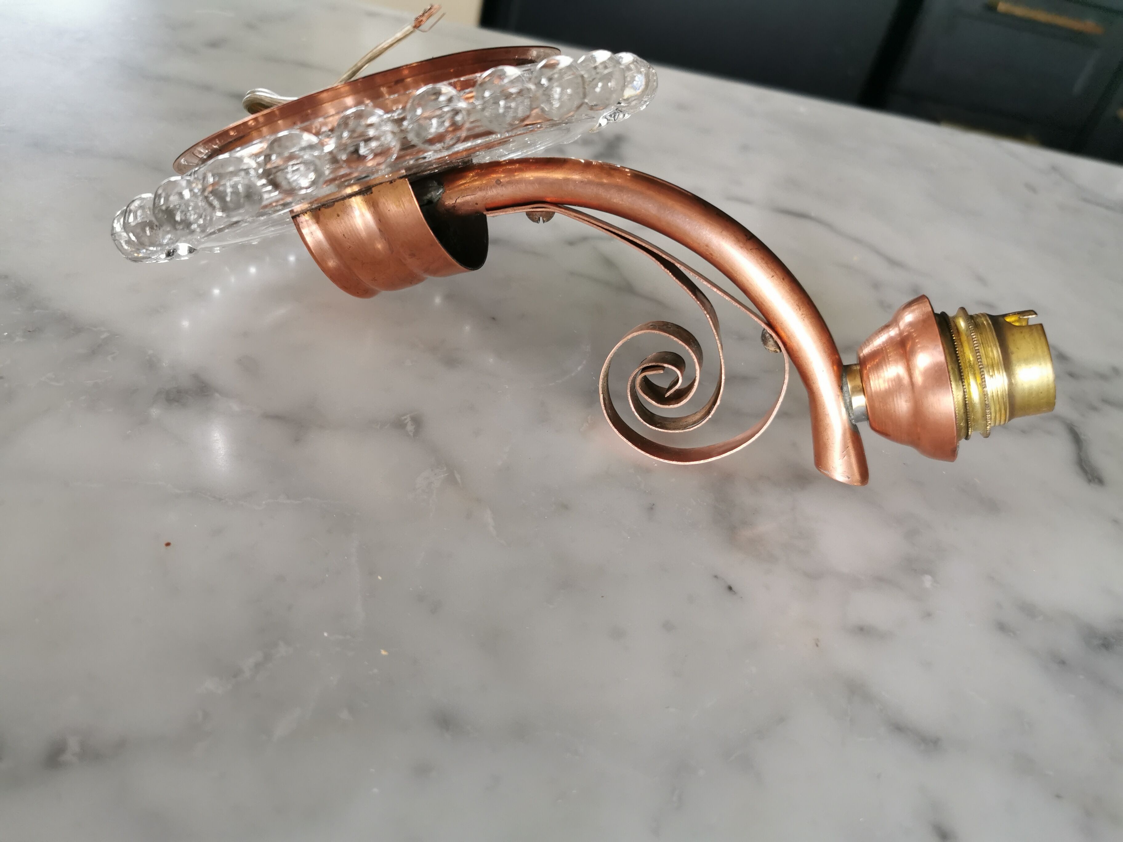Pair of art deco wall light in glass and copper