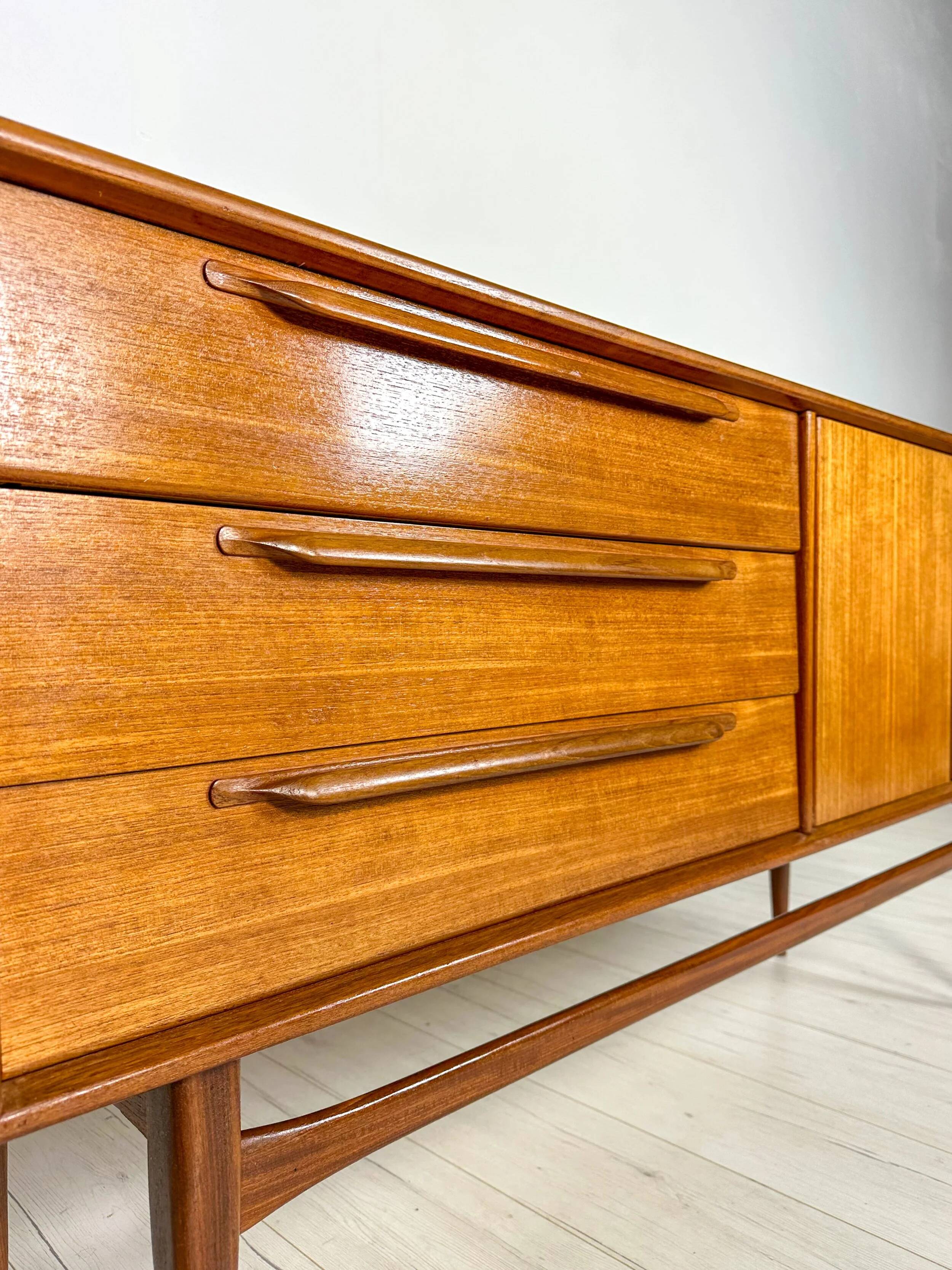 Buffet latéral vintage en teck des années 1960 par Heinrich Riestenpatt pour RT Möbel