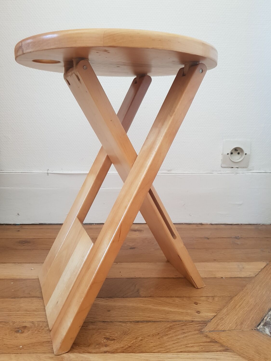 Suzy stool by Adrian Reed