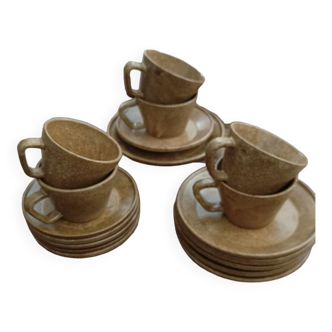 Set of 6 dessert plates, 6 large cups and saucers in stoneware