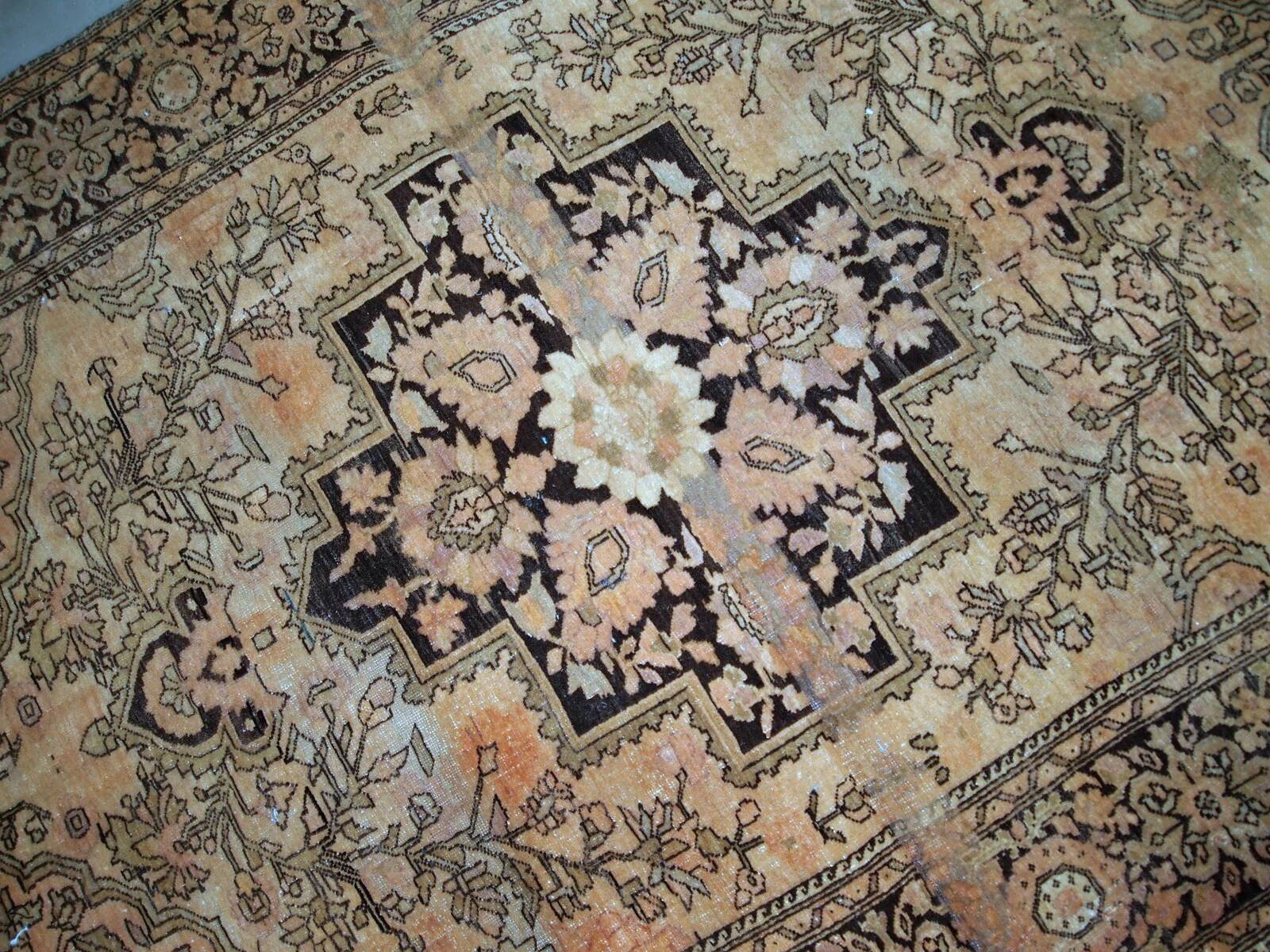 Handmade antique Persian Sarouk Farahan 3.4' x 5.3' (103cm x 161cm) 1880s - 1B733