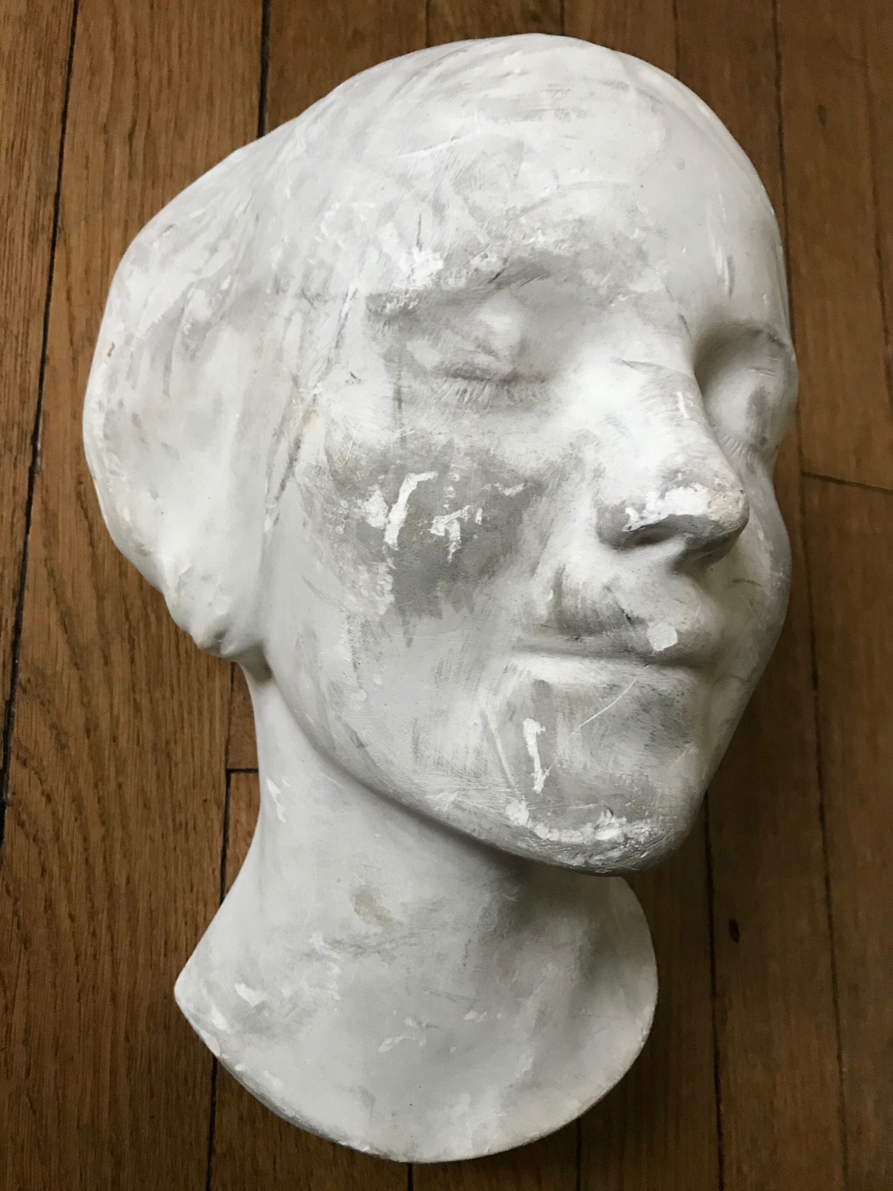 Woman's head in platre