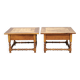 Paire de grandes tables de nuit en chêne massif européen, années 1980.