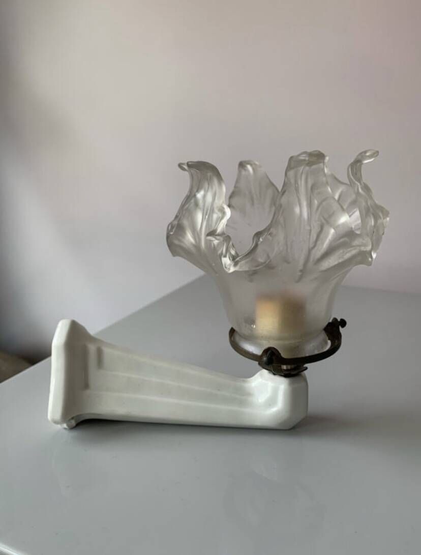 Porcelain wall lamp and art deco glass tulip