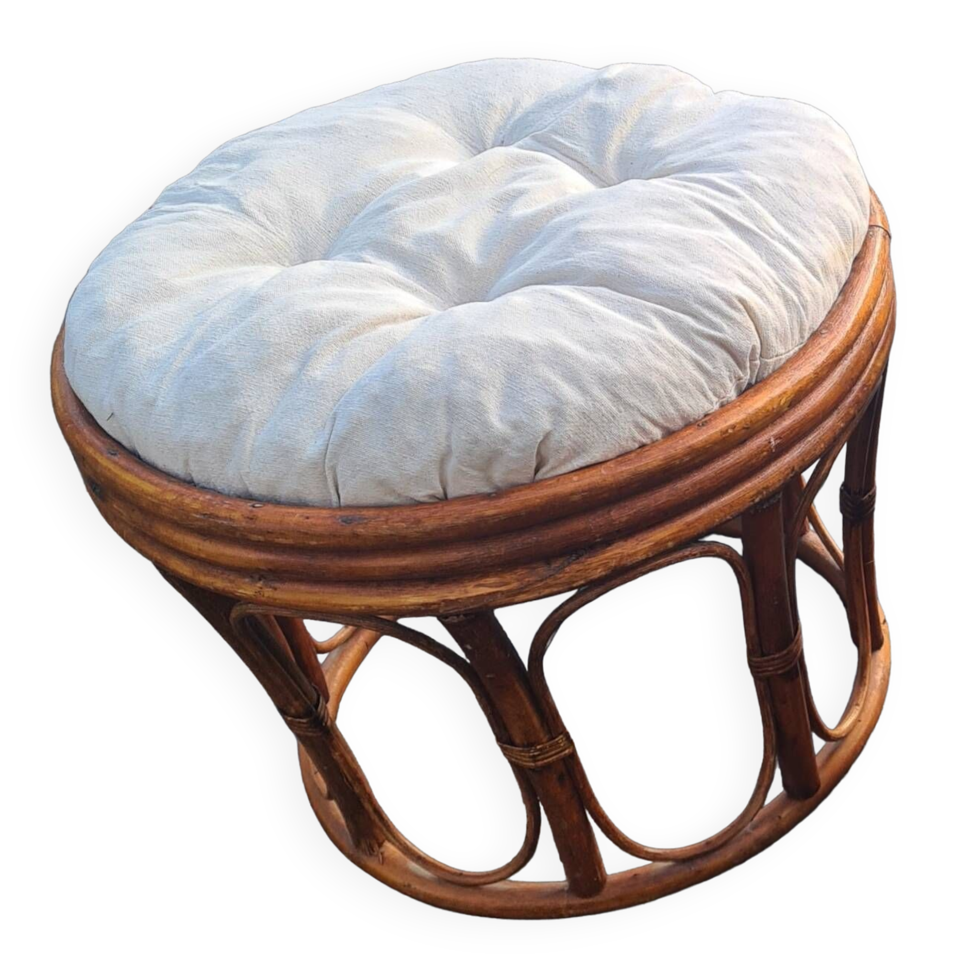 Varnished rattan pouf and cushion