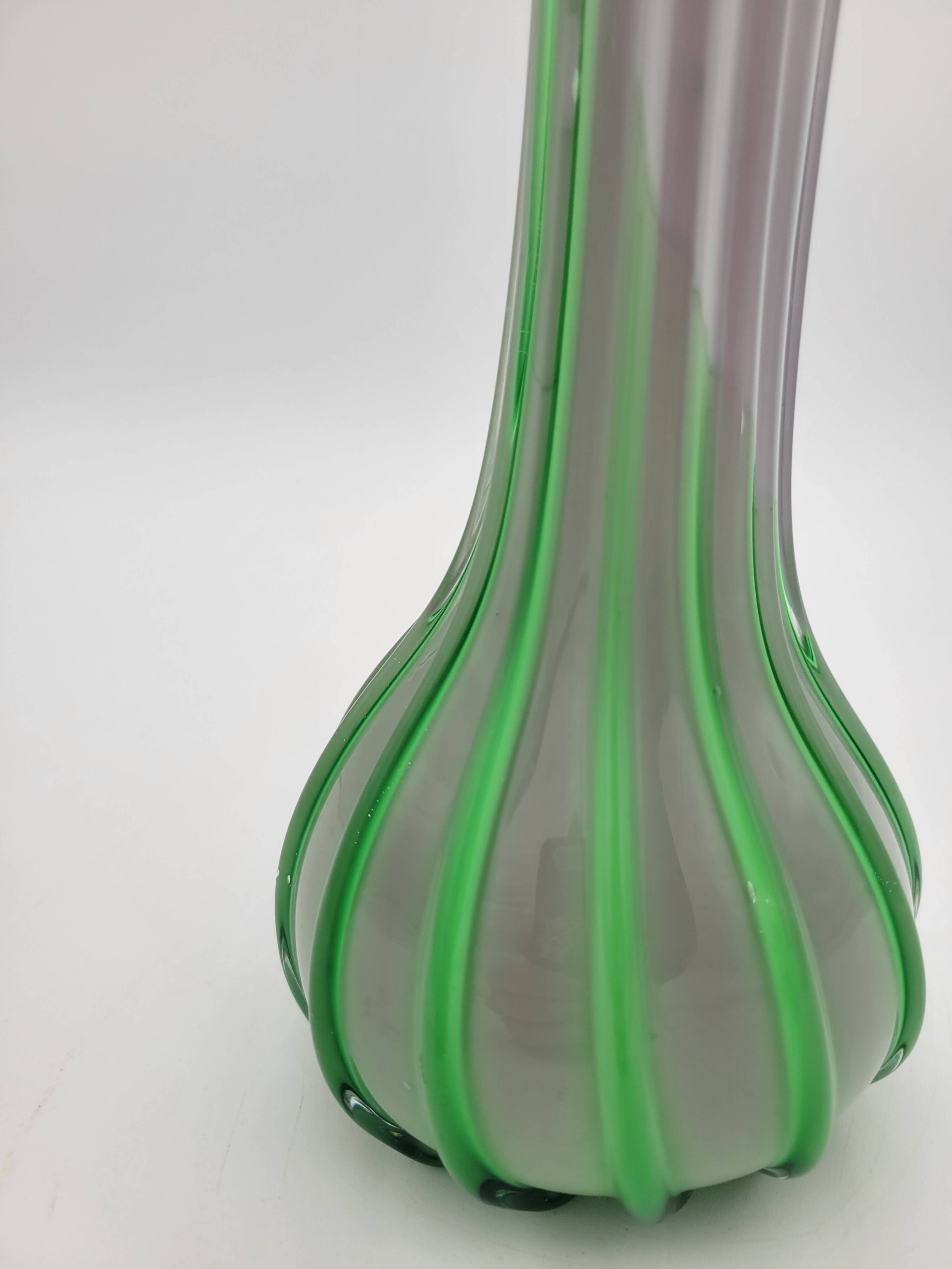 Murano glass vase "Jack in the Pulpit" green and purple