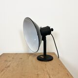 Lampe de table en émail noir industriel, années 1950