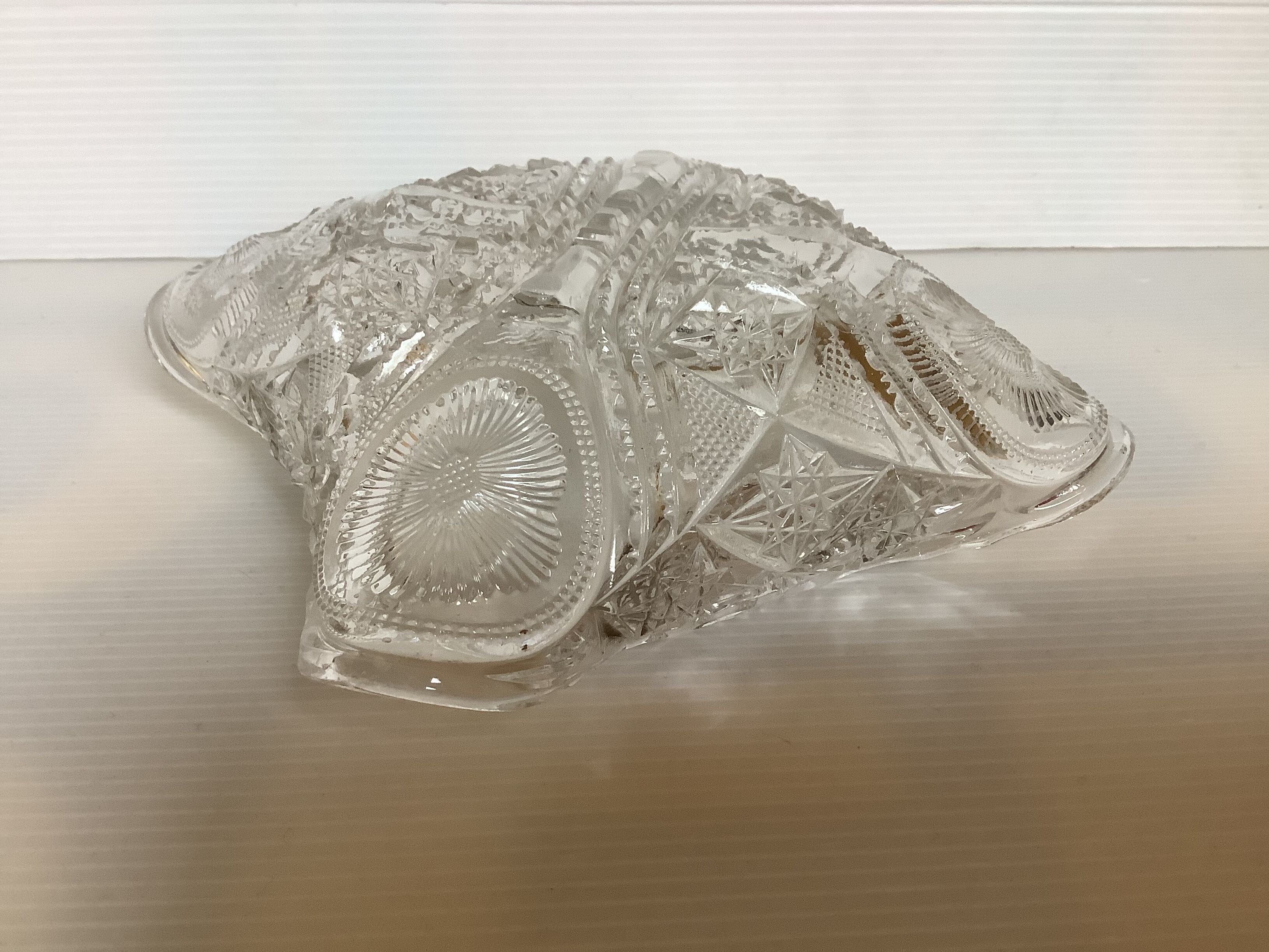 Molded glass empty pocket