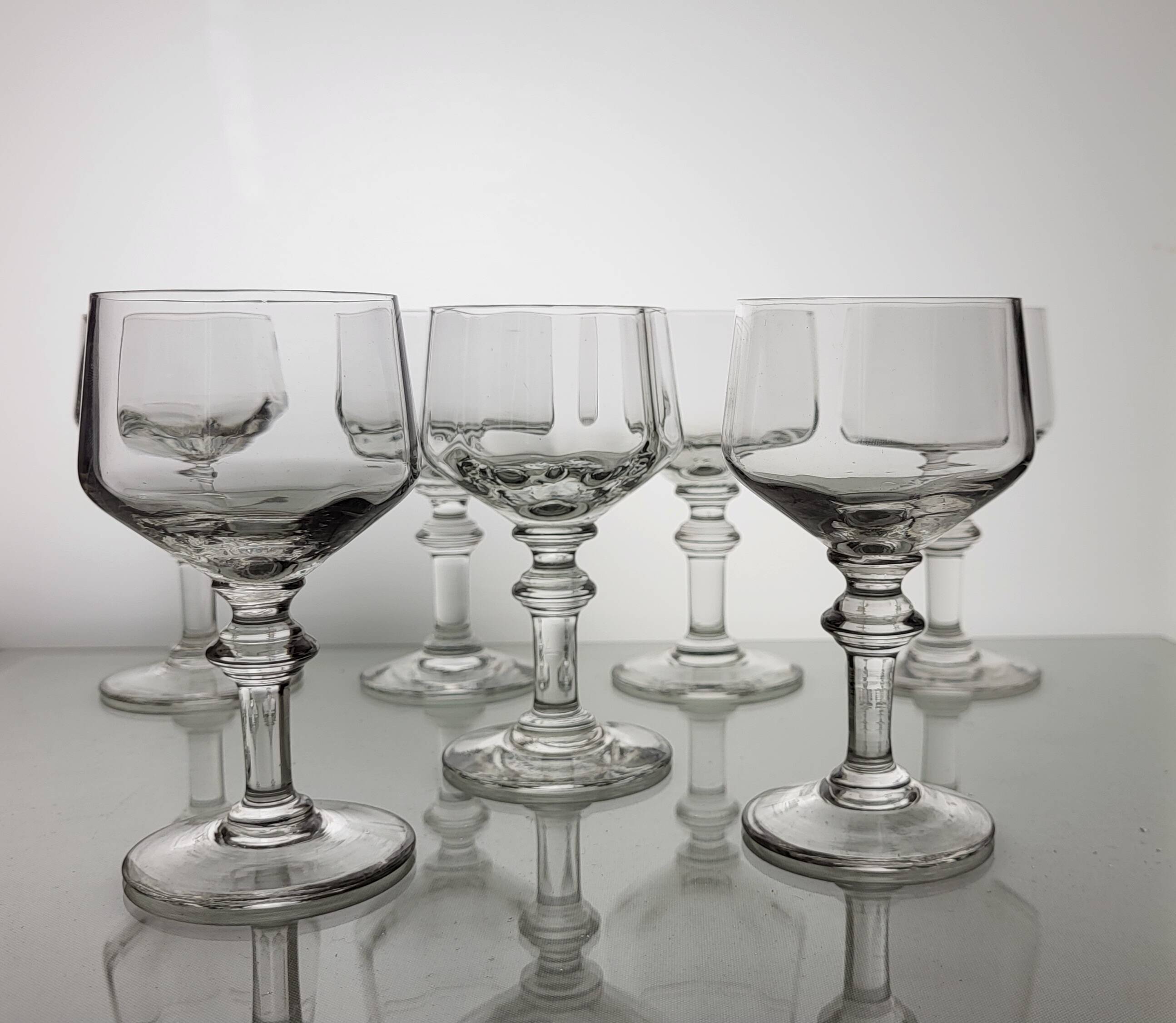 Set of 6 glasses balloons with Venetian ribs