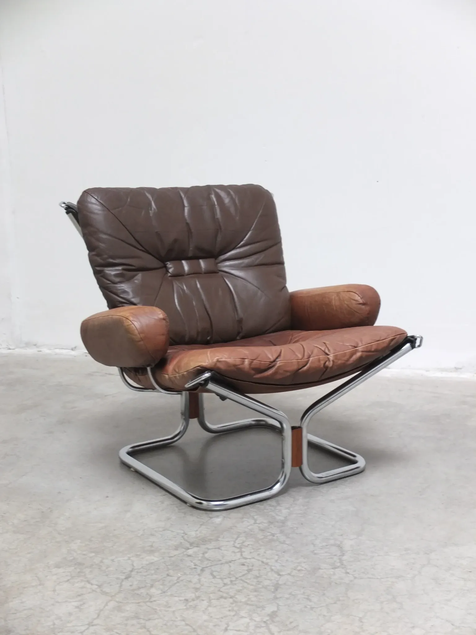 Pair of lounge chairs by Harald Relling for Westnofa, 1970s