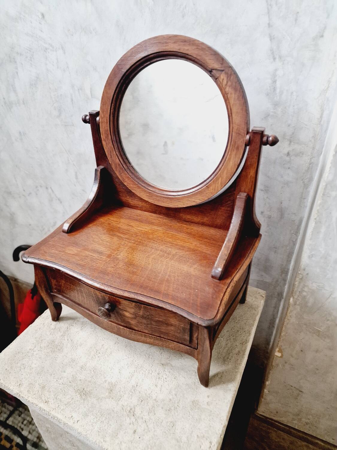 Vintage wooden table dressing table