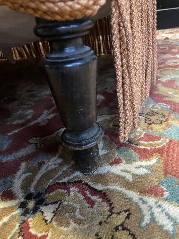 Sofa - Napoleon III toad bench in GOLD velvet