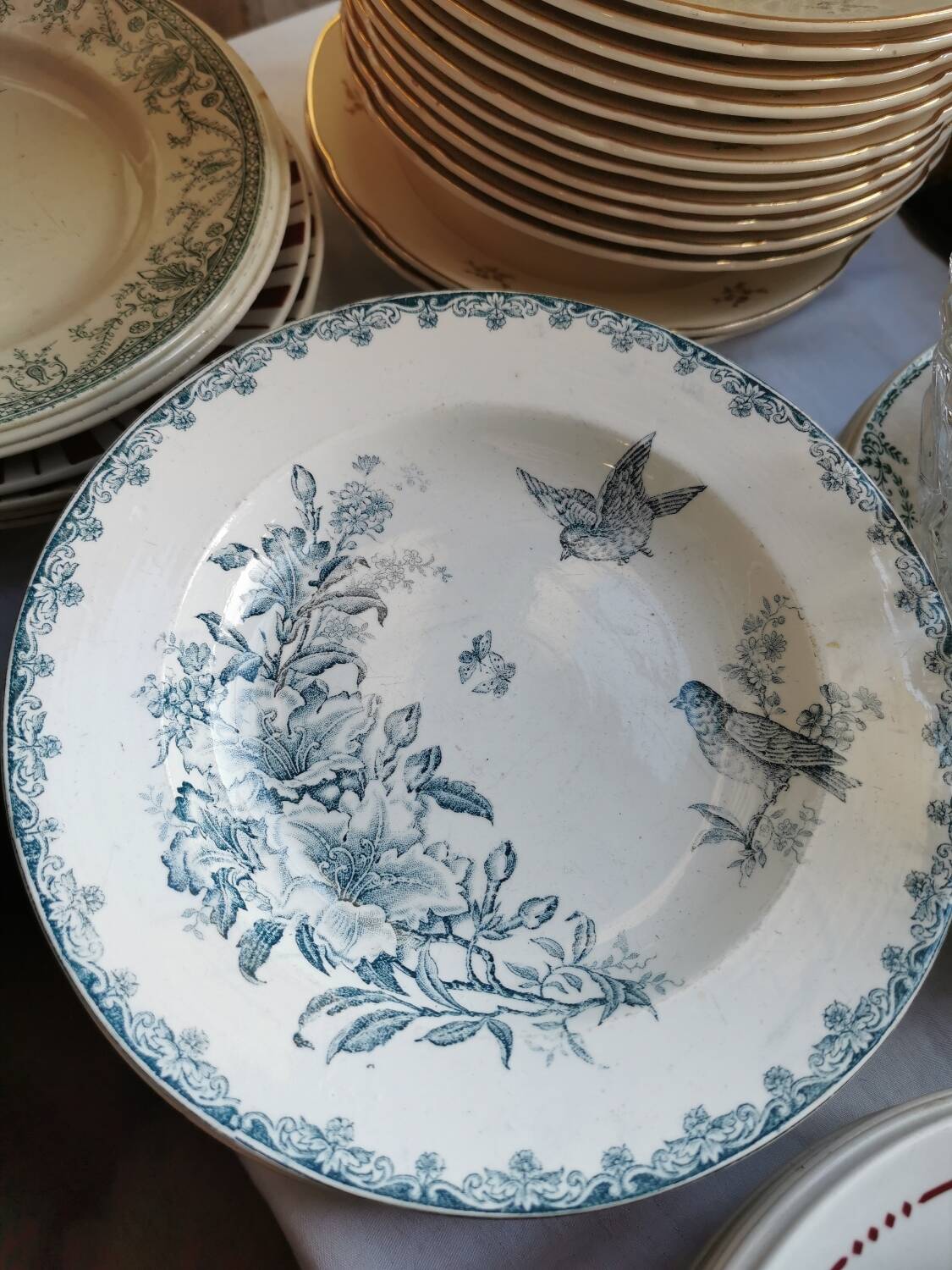 Deep plate Terre de fer Bengali