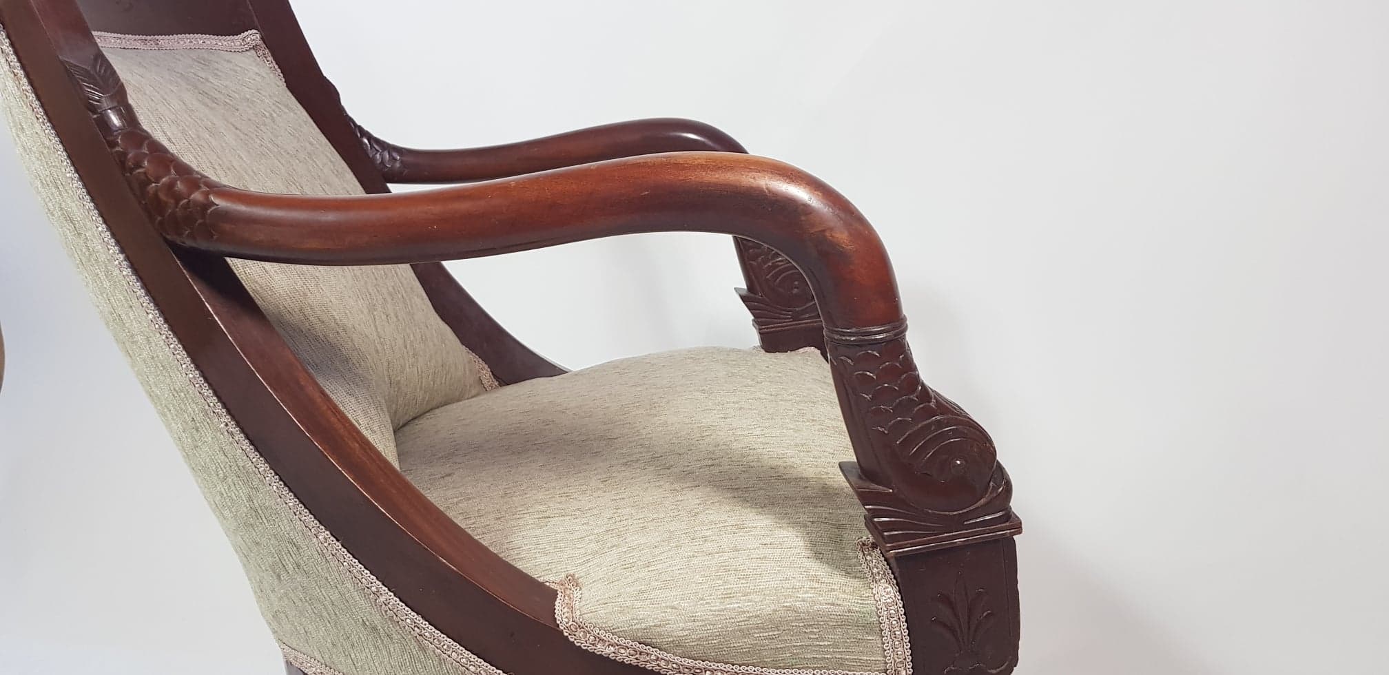Fauteuil gondole empire acctoirs dauphin
