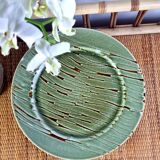 Set of 7 flat ceramic plates