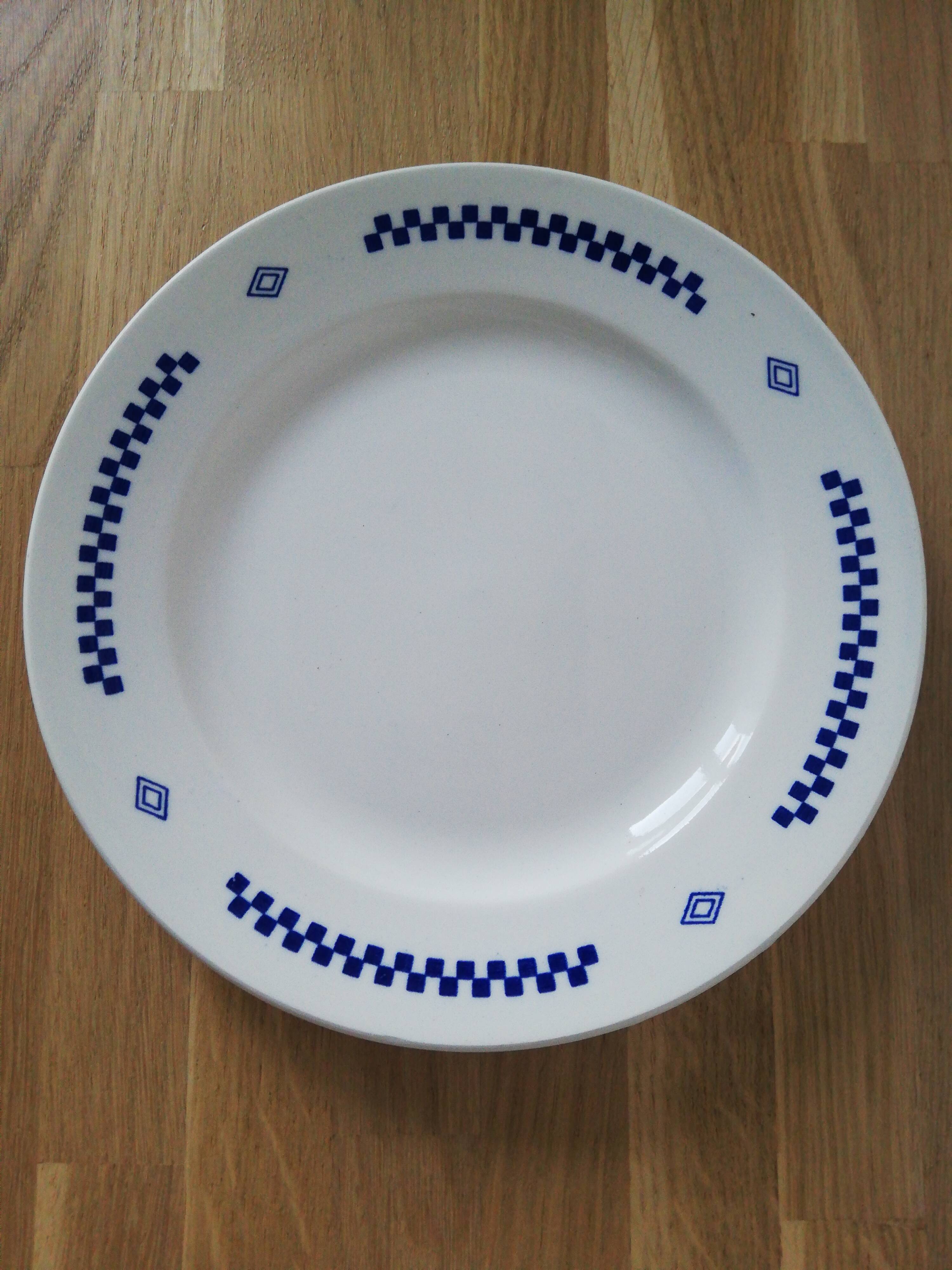 6 assiettes à dessert