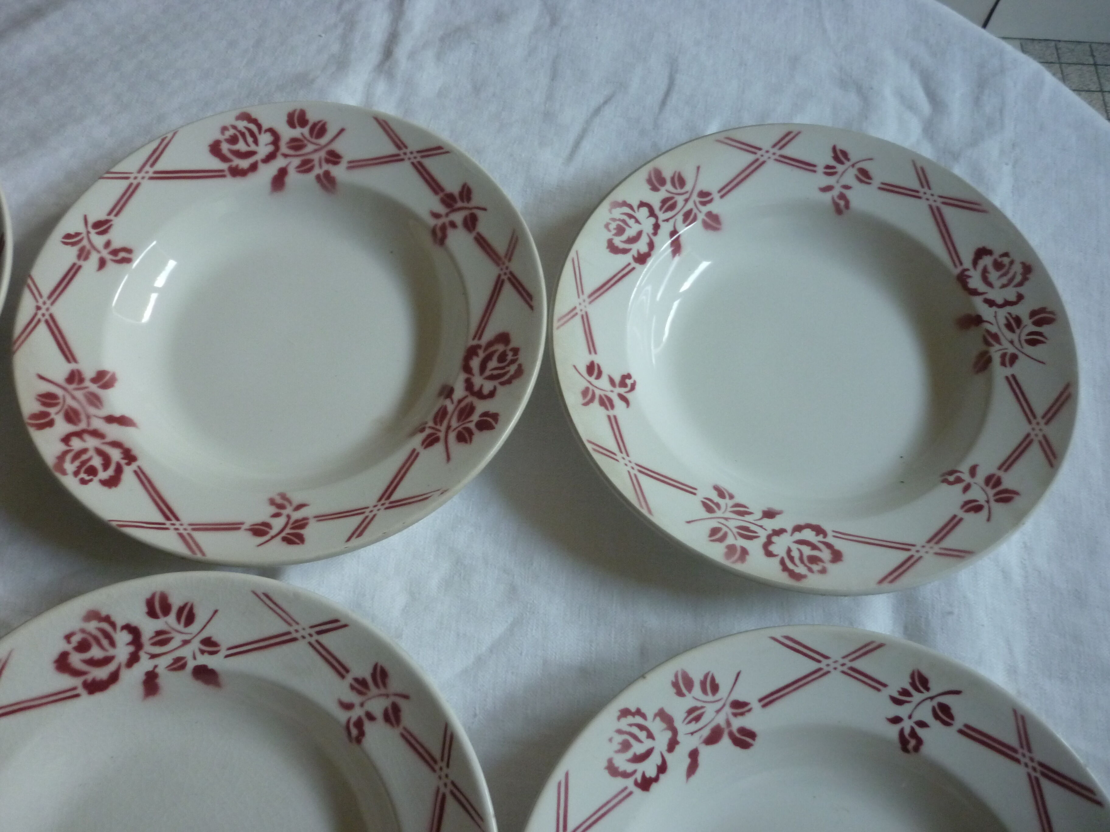 6 plates hollow earthenware vintage wolves mill