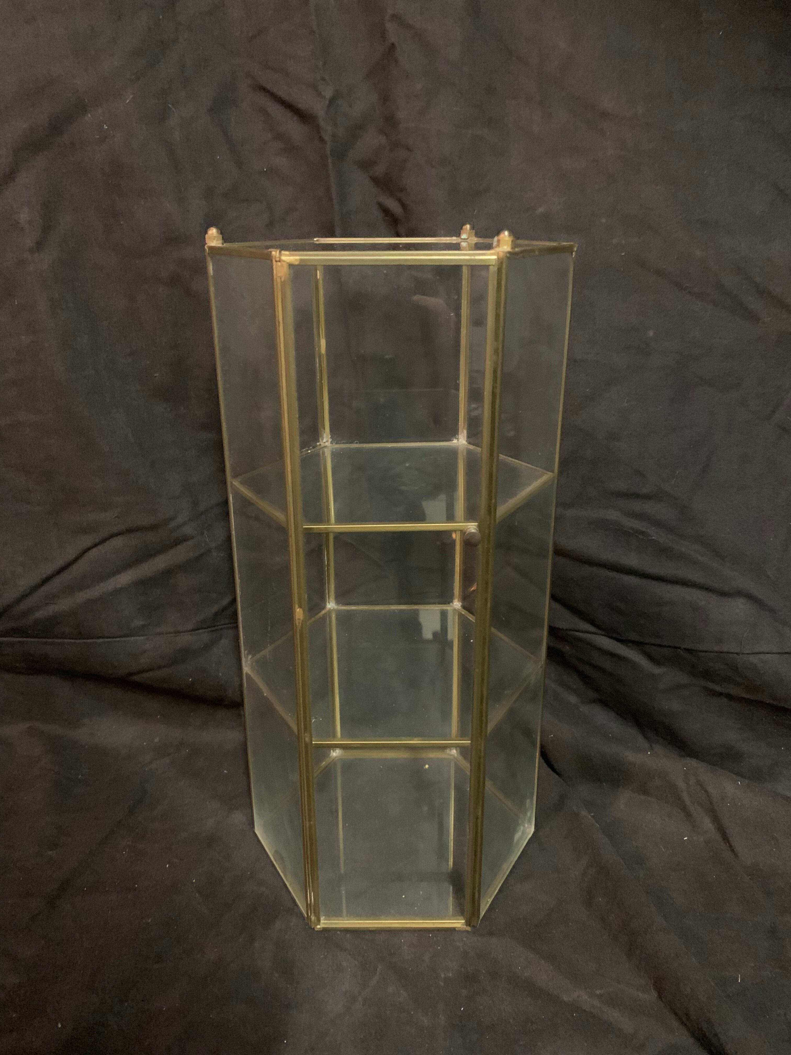 Hexagonal showcase for collectibles